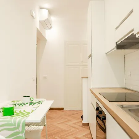La Porta Magica Apartment *